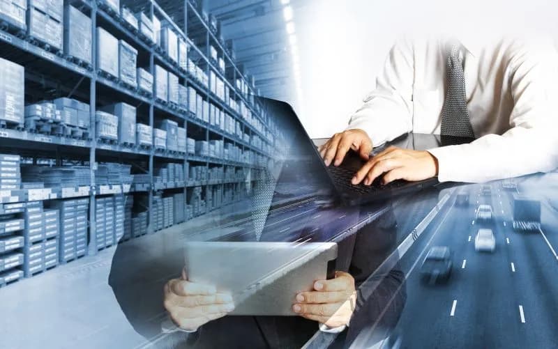 Co to jest spedytor i jakie ma kluczowe obowiązki w logistyce?