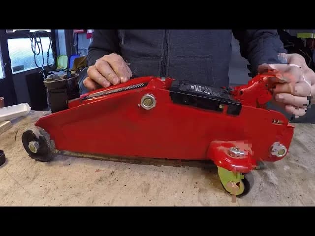 Jaki olej do lewarka żaba, aby uniknąć awarii i przedłużyć jego żywotność