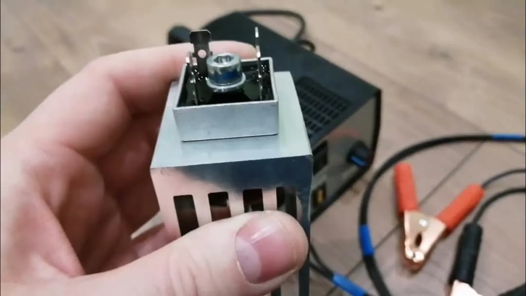 Jak zrobić prostownik z transformatora i uniknąć typowych błędów