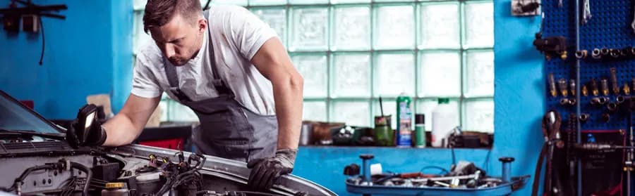 Czy warsztat samochodowy musi być vatowcem? Sprawdź ważne zasady